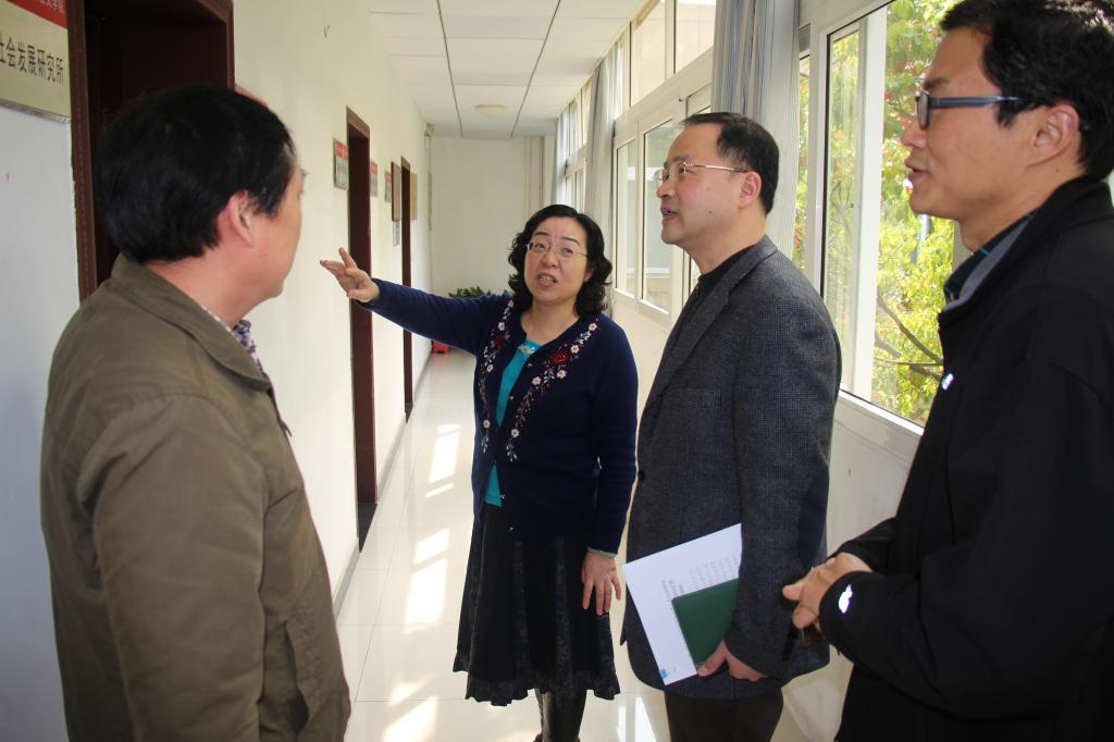 公司党委书记何光彩赴J9直营集团调研